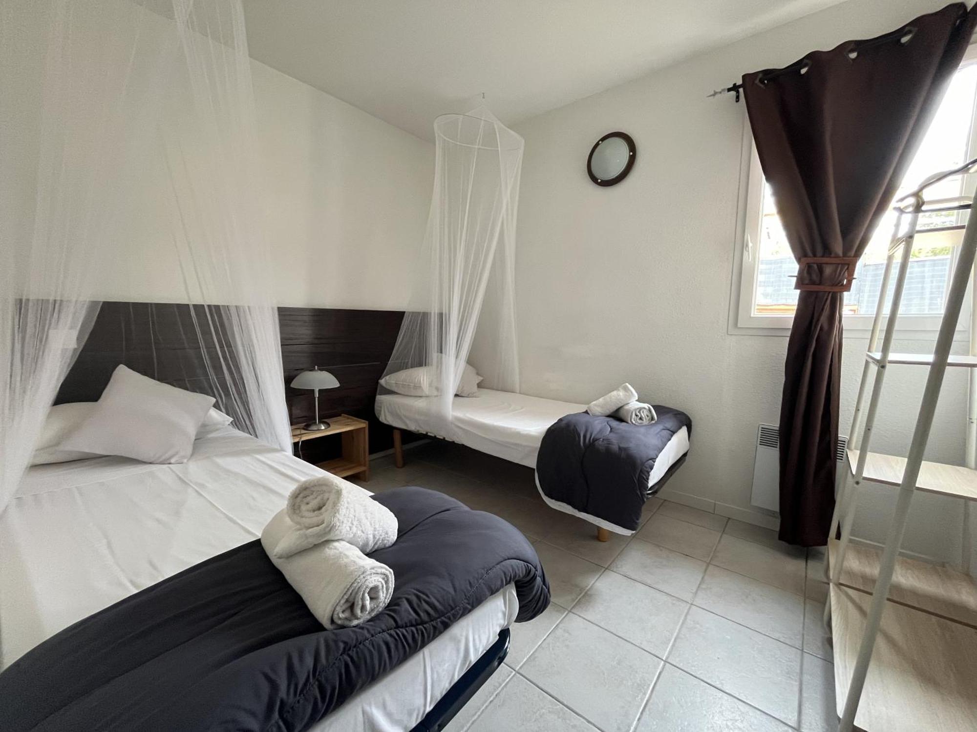 Mont Bouquet Lodge-Residence Hoteliere Brouzet-les-Ales エクステリア 写真