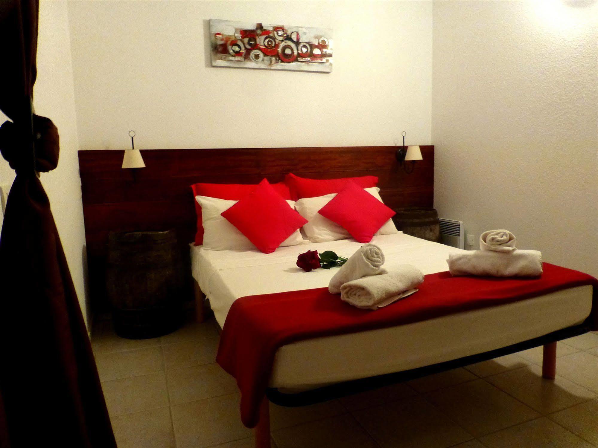 Mont Bouquet Lodge-Residence Hoteliere Brouzet-les-Ales エクステリア 写真