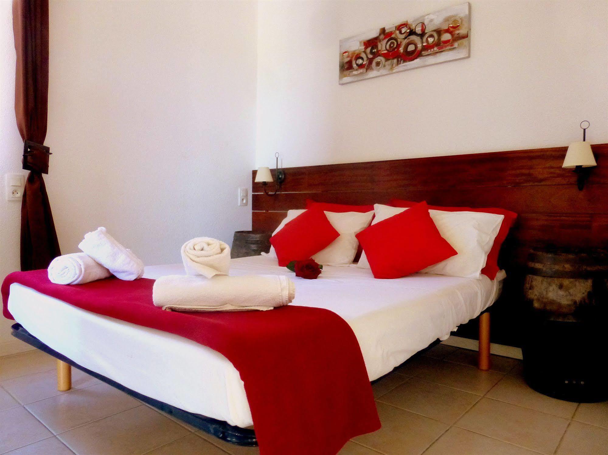 Mont Bouquet Lodge-Residence Hoteliere Brouzet-les-Ales エクステリア 写真