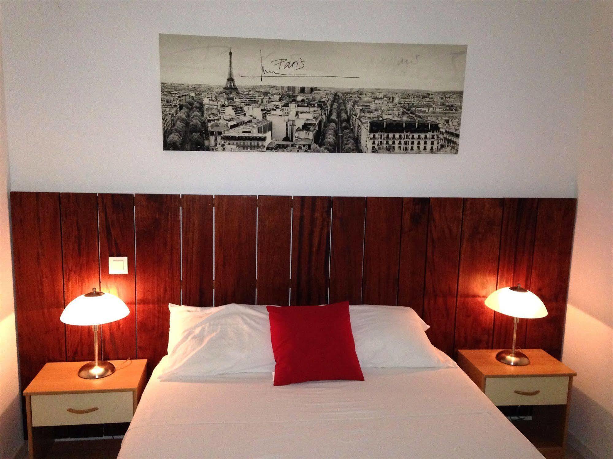 Mont Bouquet Lodge-Residence Hoteliere Brouzet-les-Ales エクステリア 写真