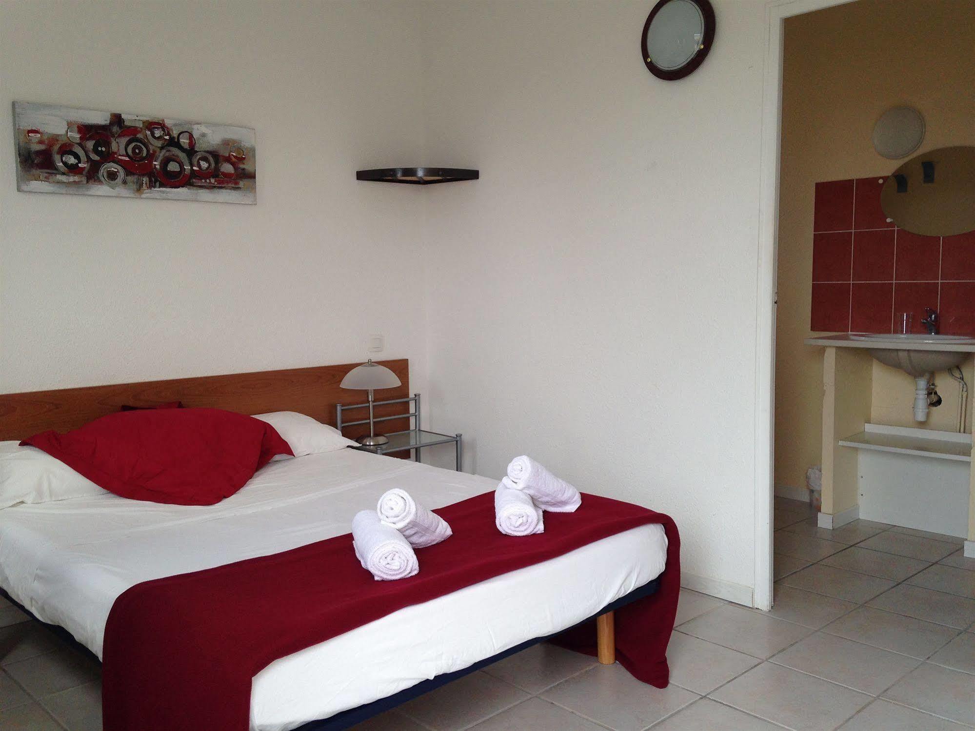 Mont Bouquet Lodge-Residence Hoteliere Brouzet-les-Ales エクステリア 写真